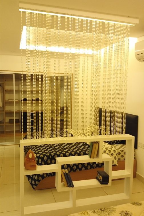 Boutique Showroom Elegant White Crystals Room Divider
